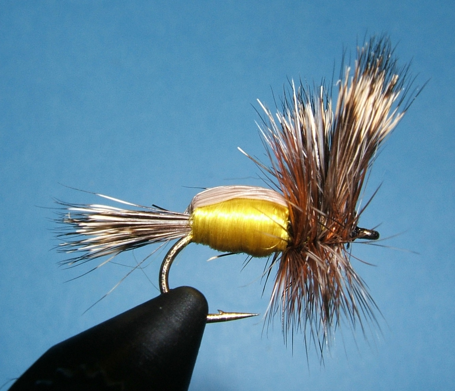 Humpy pack:18 dry flies: 3 colors, sizes, 10, 12, 14. – Kootenay